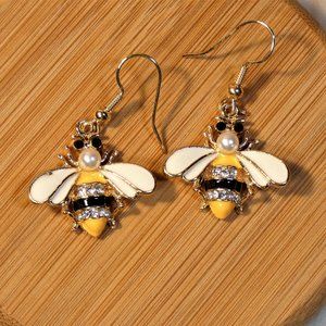 Sparkling bee w/ pearl and rhinestones earrings gold tone, hanging from earwire
